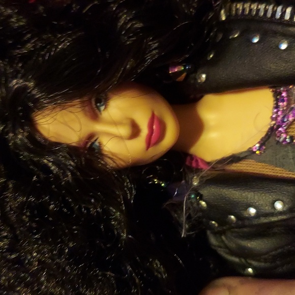 Mattell / Barbie X Icon CHER. So Rock N Roll So Glam! - Picture 2 of 4